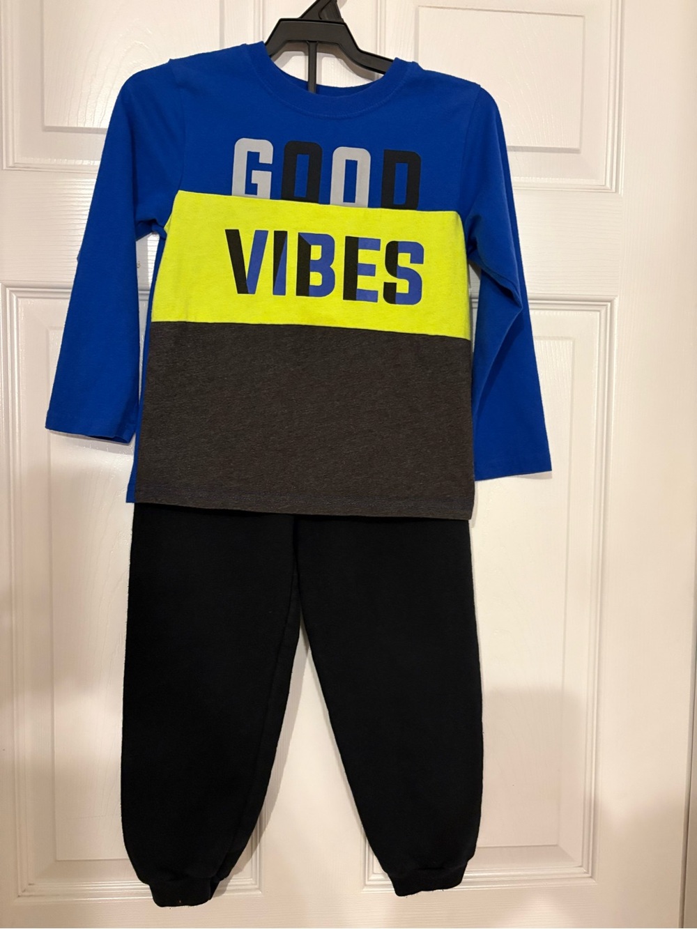 Kids 'Good Vibes' Blue & Neon Green Colorblock Top with Black Joggers Size 5T